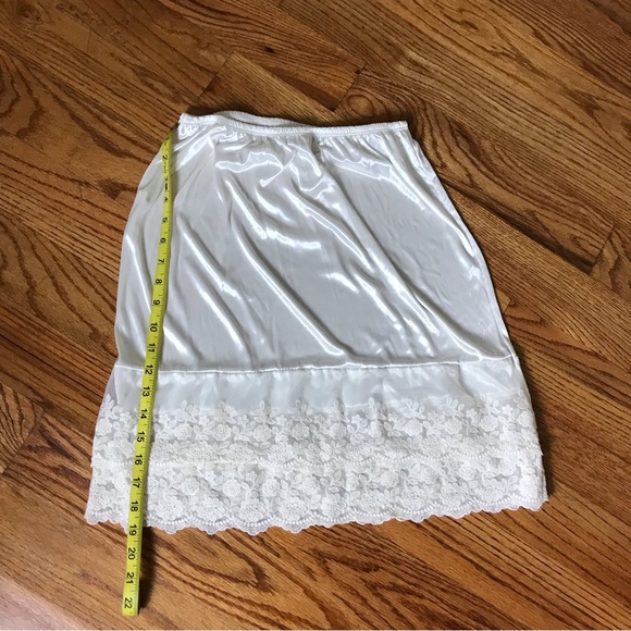 Melady White Slip Skirt - Picture 5 of 5